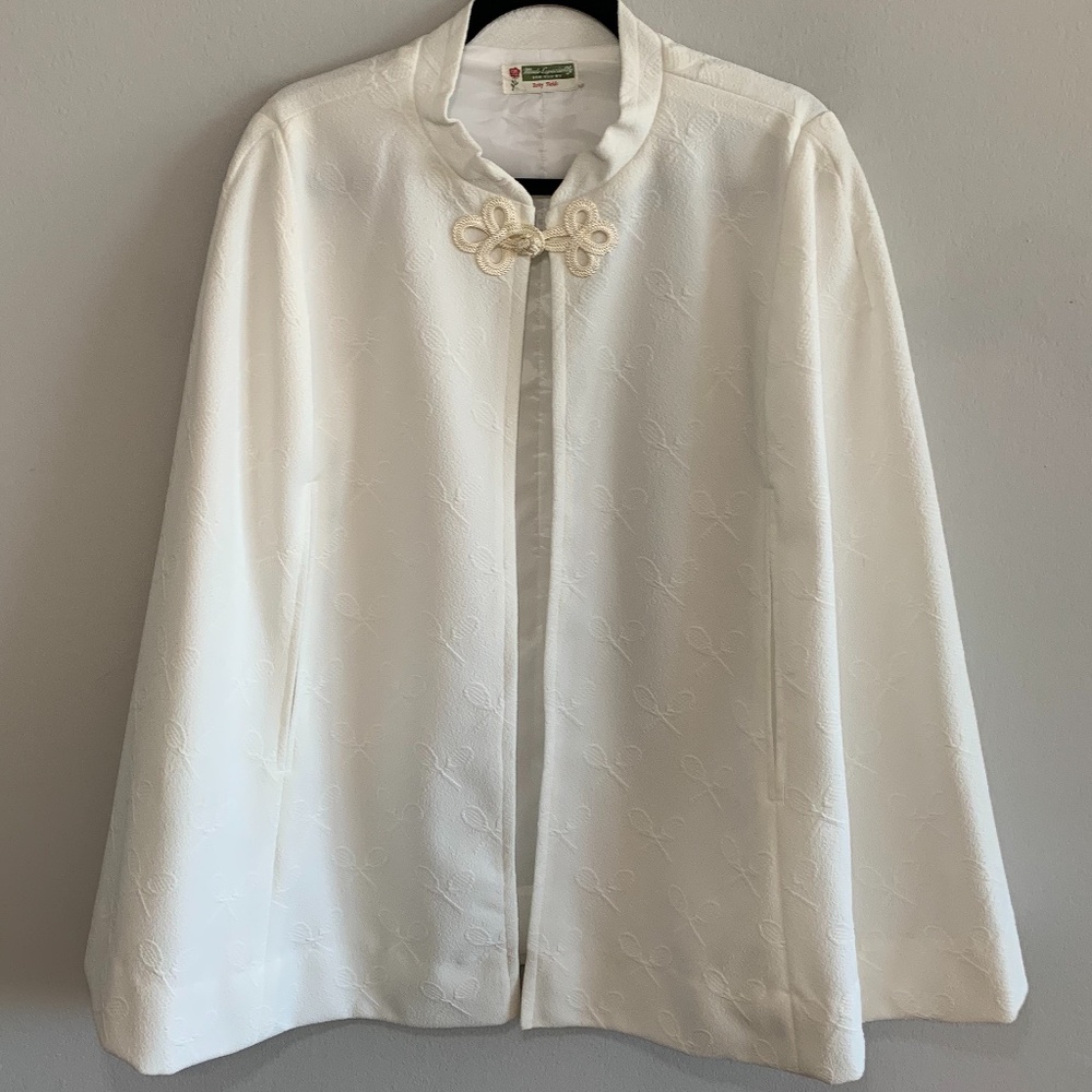 Vintage 60's Betty Fields White Cape Coat